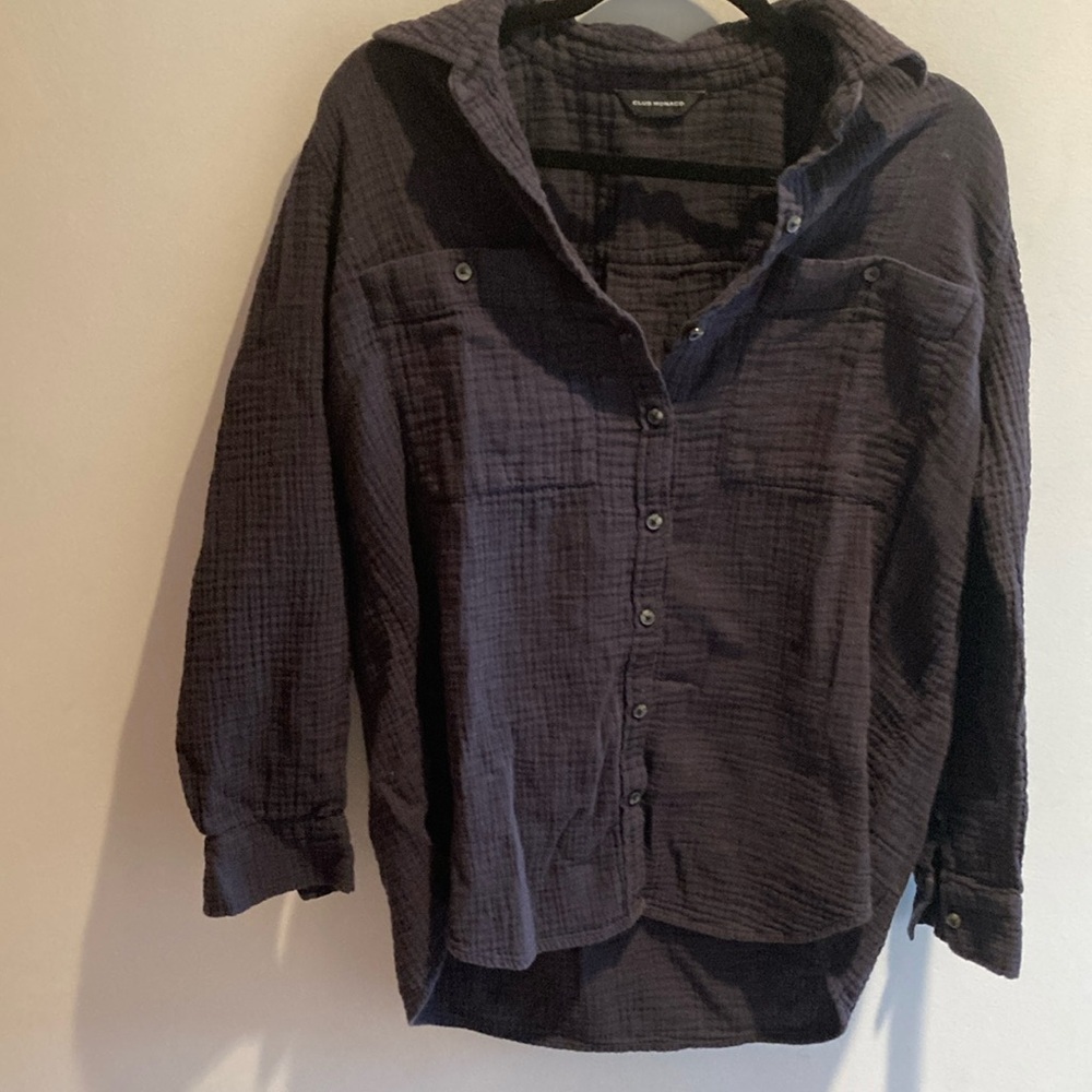 CLUB Monaco Top 2 front pockets